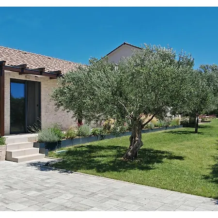 Zarra Holiday home *